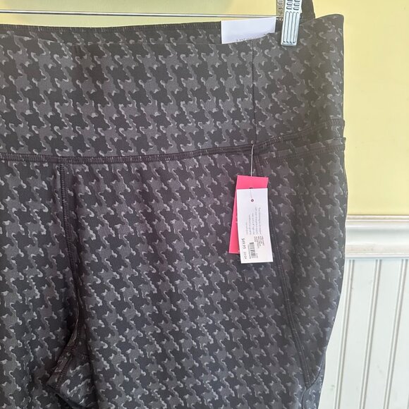 Lane Bryant Vivi athletic leggings houndstooth print NWT 22/24 Gray Black - Picture 8 of 8